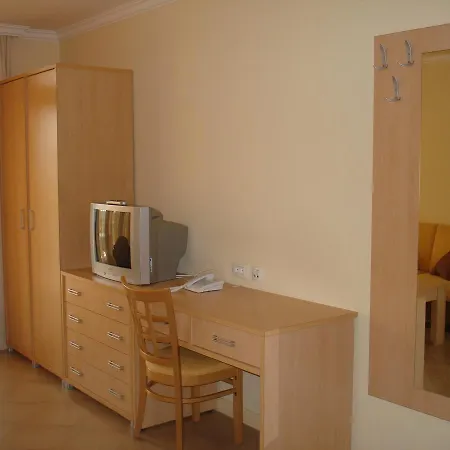 Apart-hotel 1spal'nyi Apartament Santa Marina Sozopol' *